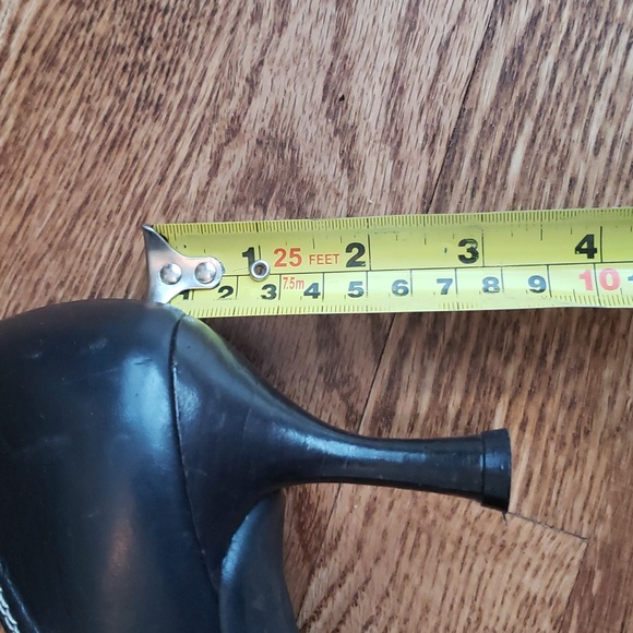 (10) Stuart Weitzman Low Kitten Heel Formal Made in Spain Office Buckle Accent - Picture 11 of 14